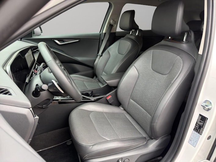 Vehicle image KIA NIRO