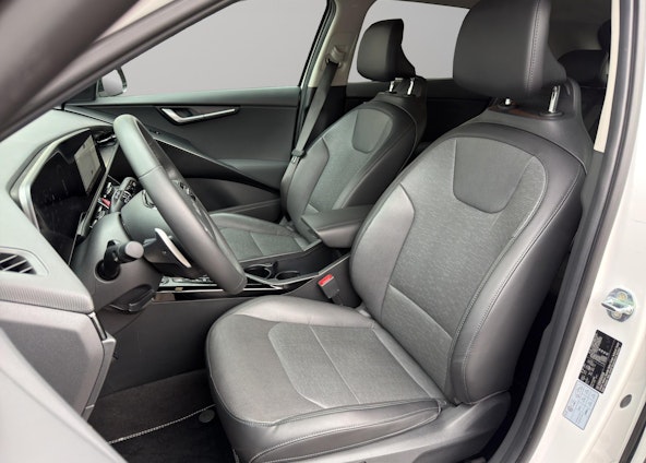 Vehicle image 5 Vehicle image 5