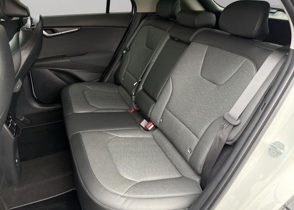 Vehicle image 6 Vehicle image 6