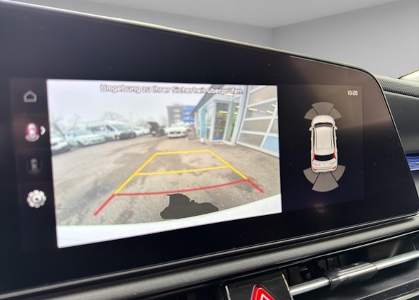 Vehicle image 9 Vehicle image 9