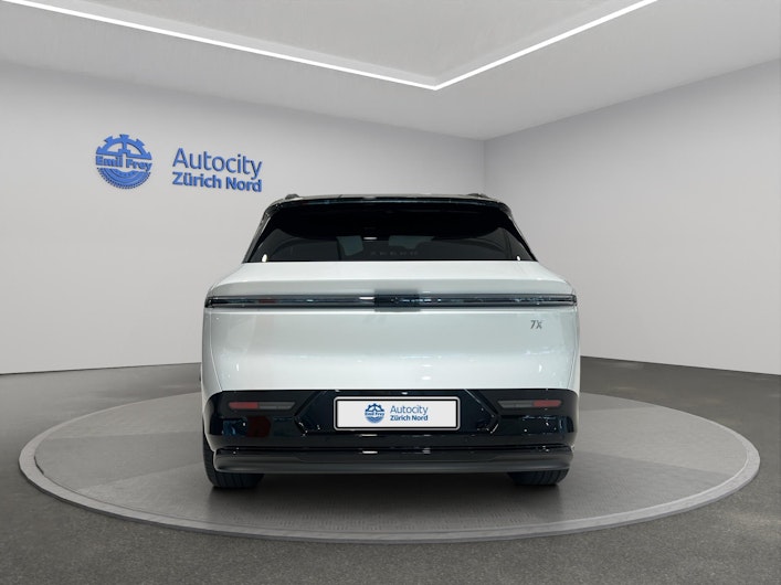 Vehicle image ZEEKR X