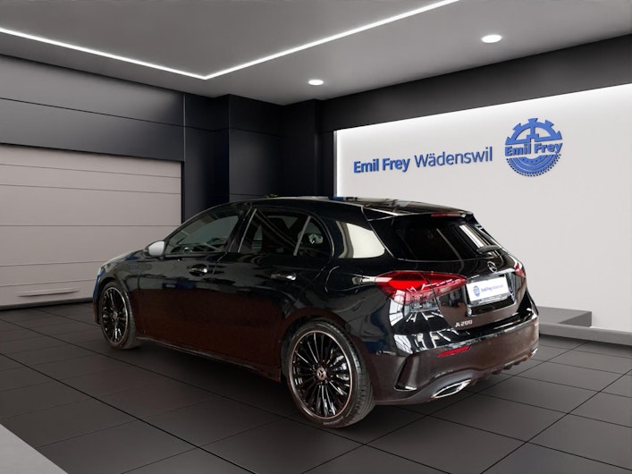 Vehicle image MERCEDES-BENZ A 200