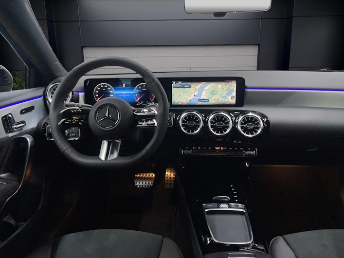 Vehicle image MERCEDES-BENZ A 200