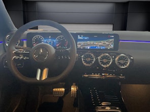 Vehicle image MERCEDES-BENZ CLA 200 Shooting Brake AMG Line