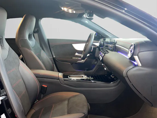 Mercedes-Benz CLA 200 Shooting Brake AMG Line