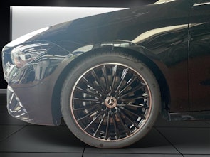 Vehicle image MERCEDES-BENZ CLA 200 Shooting Brake AMG Line