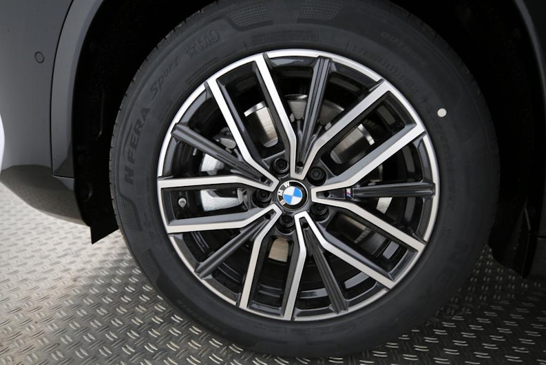 Vehicle image BMW X1