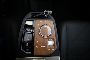 Vehicle image BMW iX xDrive40
