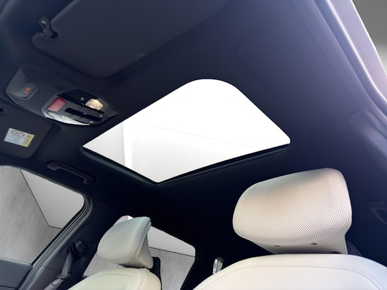 Vehicle image 14 Vehicle image 14