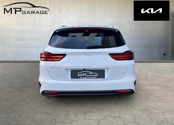 Vehicle image 4 Vehicle image 4