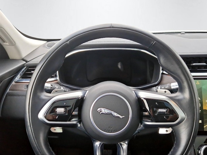 Vehicle image JAGUAR F-PACE