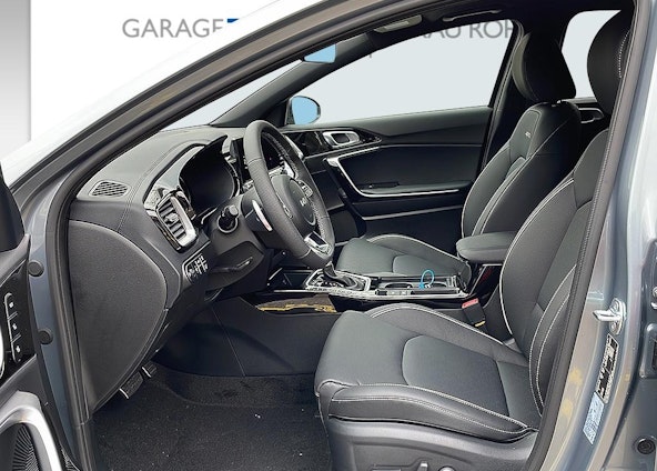 Vehicle image 5 Vehicle image 5