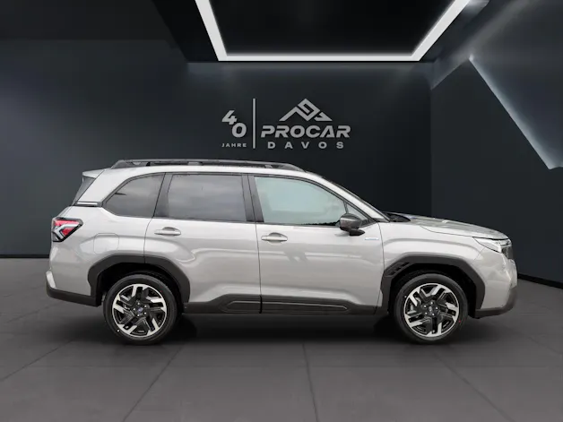Subaru Forester Station 2.0i e-Boxer Swiss Plus
