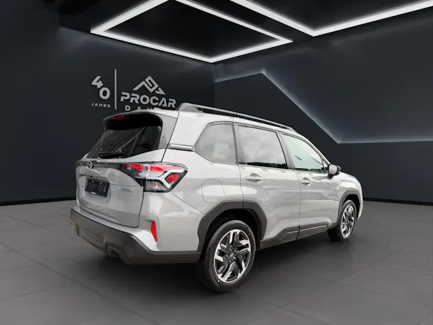 Subaru Forester Station 2.0i e-Boxer Swiss Plus