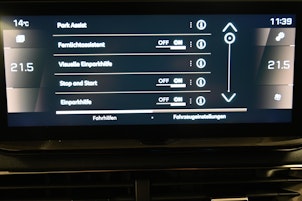 Vehicle image PEUGEOT 3008 1.2 Hybrid GT