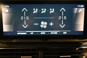 Vehicle image PEUGEOT 3008 1.2 Hybrid GT