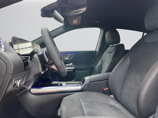 MERCEDES-BENZ GLA 200 Night Star AMG Line 3