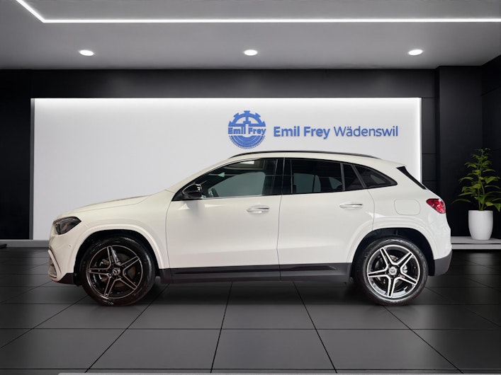 Vehicle image MERCEDES-BENZ GLA 200