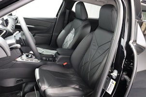 Vehicle image DS AUTOMOBILES 3 Crossback 1.2 Hybrid Diva