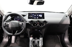 Vehicle image DS AUTOMOBILES 3 Crossback 1.2 Hybrid Diva