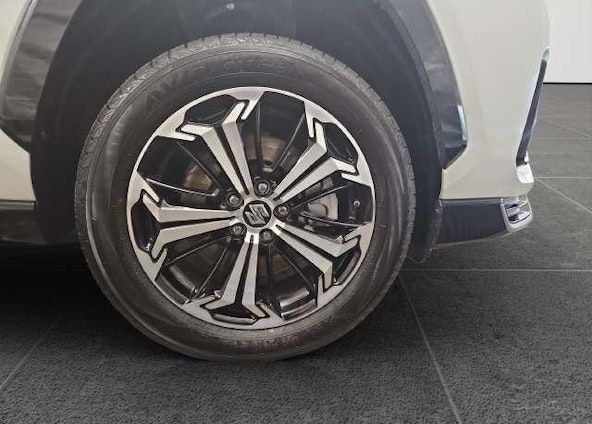 Vehicle image 14 Vehicle image 14