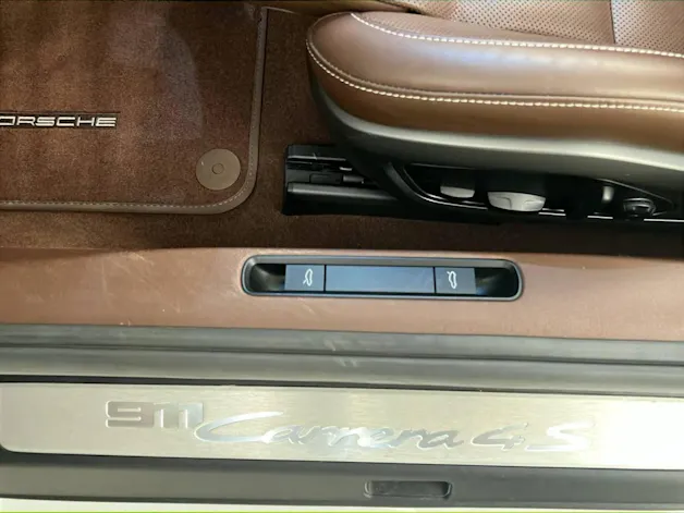 Porsche 911 Carrera 4S Cabriolet