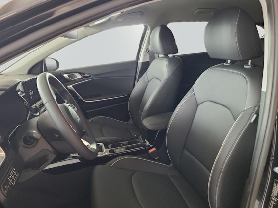 Vehicle image 4 Vehicle image 4