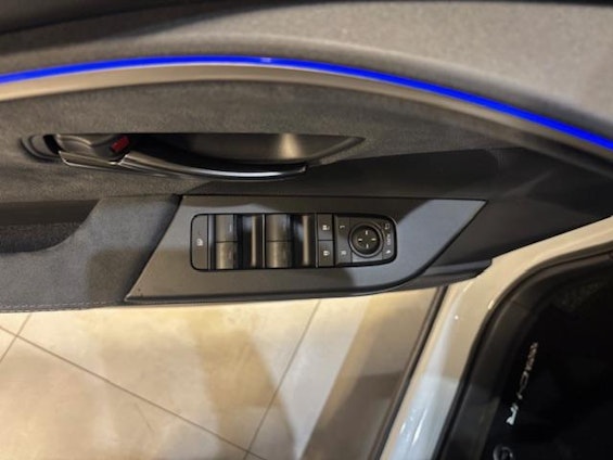 Vehicle image 11 Vehicle image 11