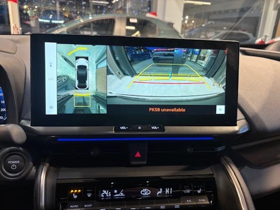 Vehicle image 8 Vehicle image 8