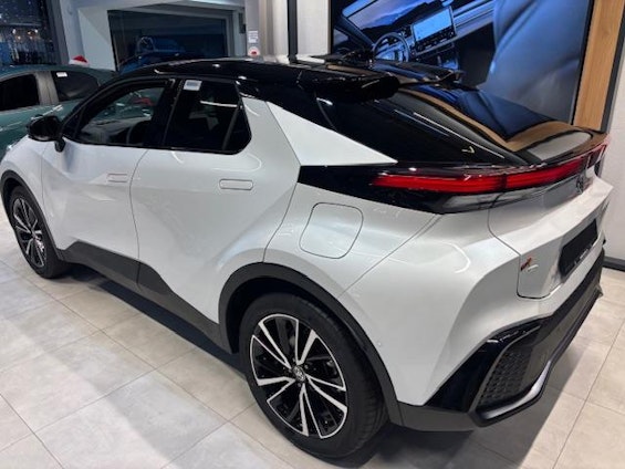 Vehicle image 4 Vehicle image 4