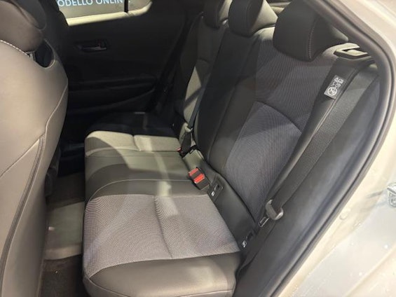 Vehicle image 9 Vehicle image 9