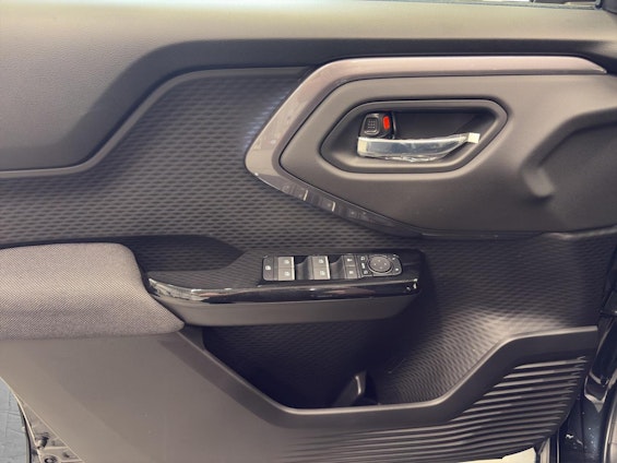 Vehicle image 16 Vehicle image 16