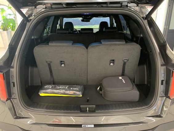 Vehicle image 9 Vehicle image 9