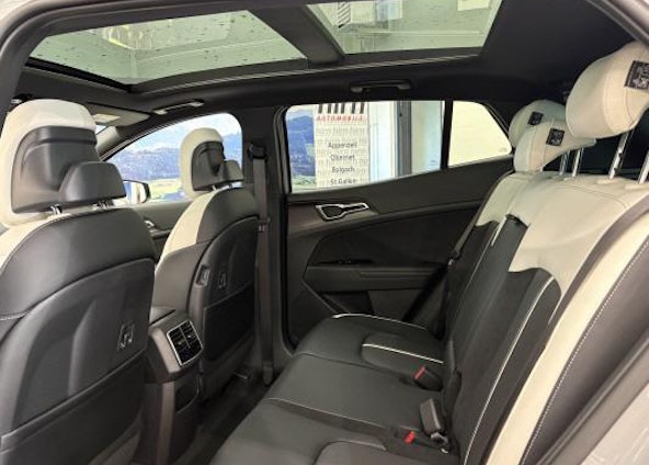 Vehicle image 5 Vehicle image 5