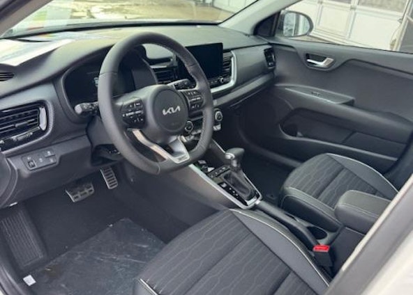 Vehicle image 4 Vehicle image 4