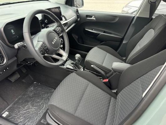 Vehicle image 4 Vehicle image 4