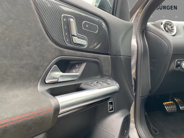 Mercedes-Benz GLA 200 7G-DCT