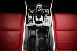 Jaguar XE 2.0 T 300 Sport AWD