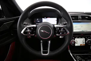 Jaguar XE 2.0 T 300 Sport AWD