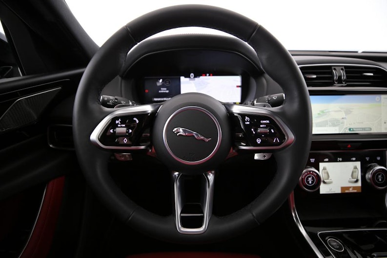 Vehicle image JAGUAR XE