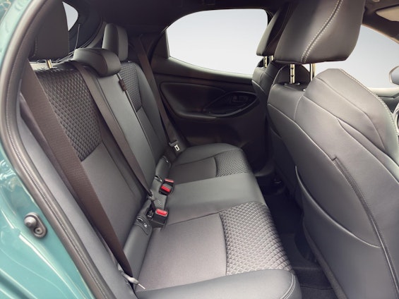 Vehicle image 16 Vehicle image 16