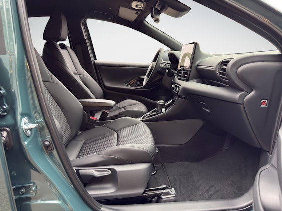 Vehicle image 15 Vehicle image 15