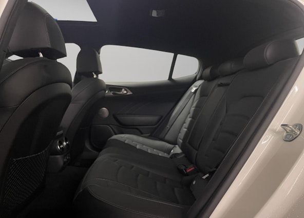 Vehicle image 8 Vehicle image 8