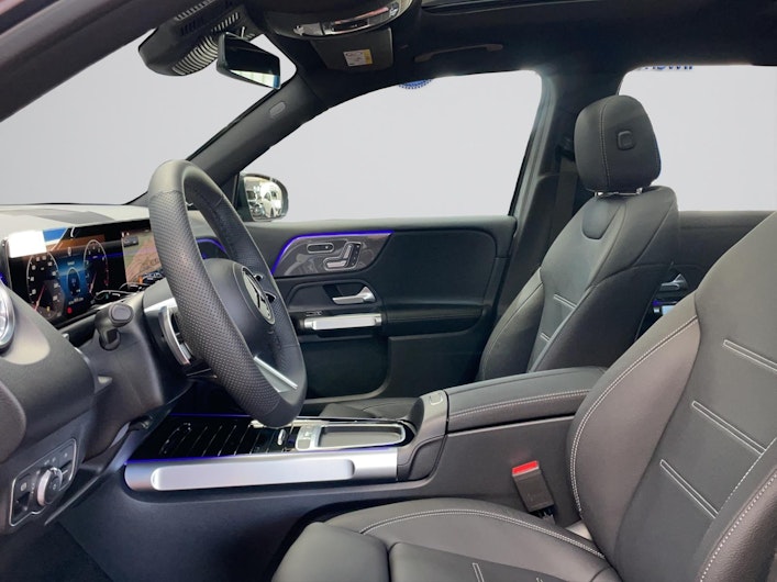 Vehicle image MERCEDES-BENZ GLB 250