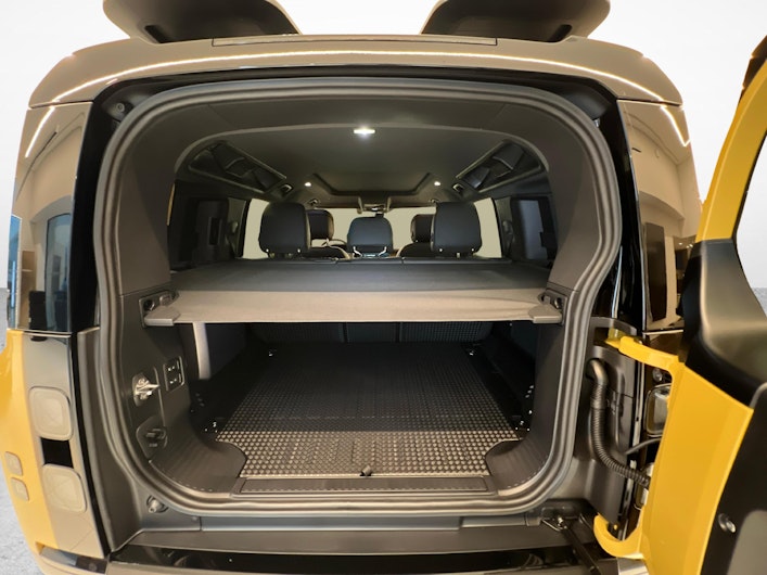 Vehicle image LAND ROVER DEFENDER