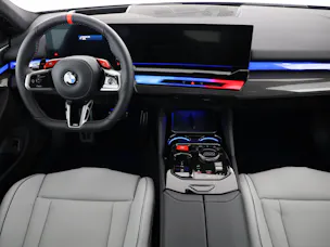 BMW M5 xDrive