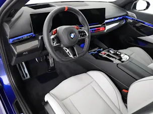 BMW M5 xDrive