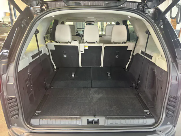 Land Rover Discovery 3.0 D I6 300 S