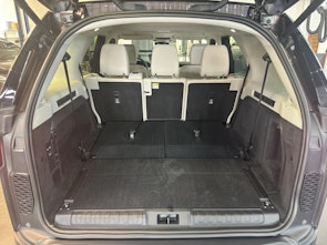 Vehicle image LAND ROVER Discovery 3.0 D I6 300 S