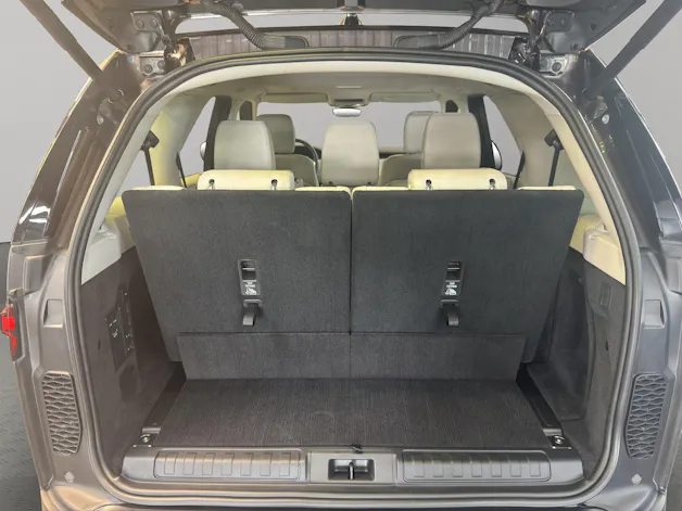 Land Rover Discovery 3.0 D I6 300 S